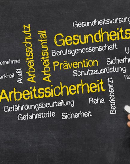 Word Cloud auf einer Tafel - Gesundheitsschutz und Arbeitssicherheit